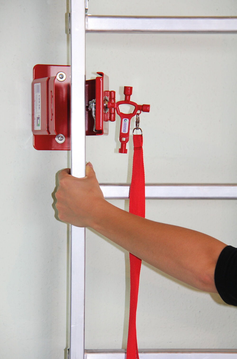 Munk Leiterhalter pulverbeschichtet RAL 3000 Master Key