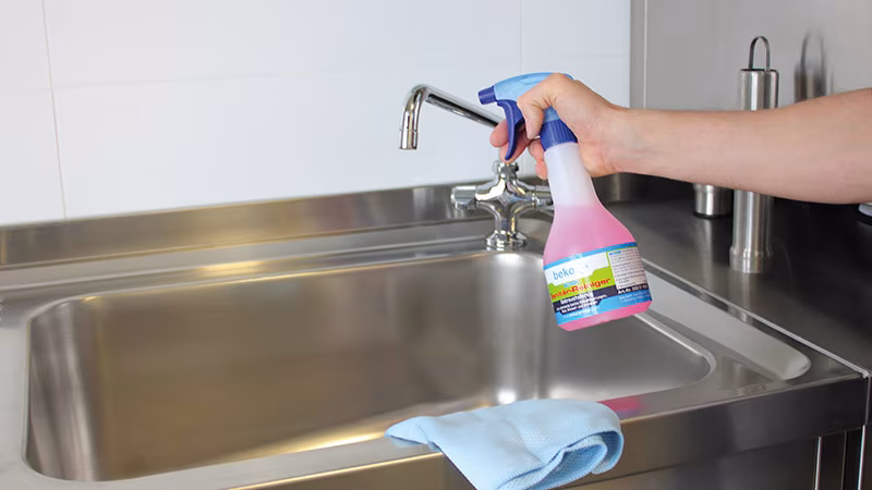 TecLine Sanitär-Reiniger Sprühflasche 500 ml Sinken, Waschbeckenhahn, Reinigen, Person