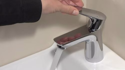 Detailbild 4068939 Hansgrohe Einhebel-Waschtischmischer TALIS E 80 Nennweite 15 mit Ablaufgarnitur G 1 1/4 Zoll chrom