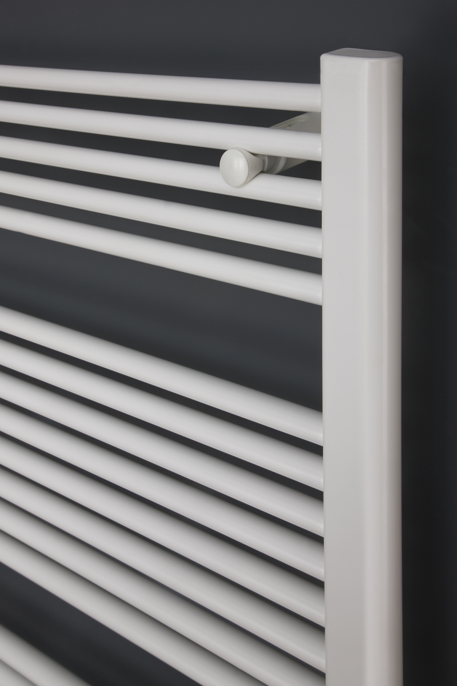 Badheizkörper Tip 764 mm x 600 mm 423 Watt Weiß RAL 9003 von der Marke Ximax aus der Kategorie Heizkörper