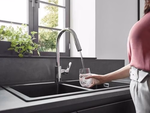 Hansgrohe Einhebel-Küchenmischer 240 FOCUS DN 15, mit Ausziehbrause chrom