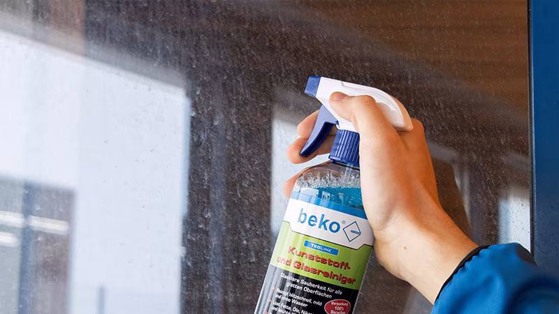 TecLine Kunststoff- und Glasreiniger Sprühflasche 500 ml Reinigen, Person, Zinn