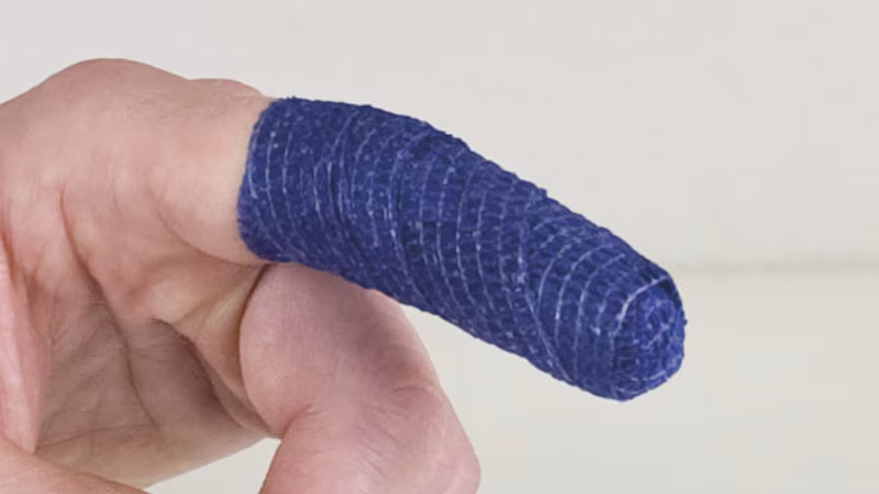 CareLine Wund-Schnellverband Box, 2 Rol. à 6,50 m beige/blau Finger, Hand, Person, Strumpfwaren, Socke