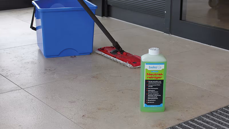 TecLine Neutralreiniger 5 l Kanister Reinigen, Person