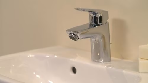 Hansgrohe Einhebel-Waschtischmischer LOGIS 70 Nennweite 15 mit Zugstangen-Ablaufgarnitur G 1 1/4 Zoll chrom