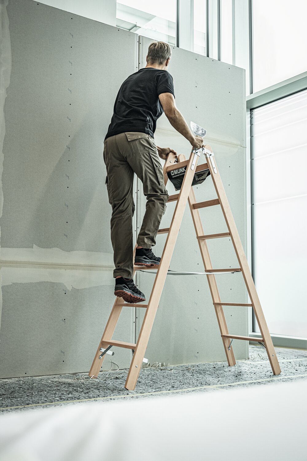 Milieubild 3817343 Munk Stufen-Stehleiter Holz 2x3 Stufen