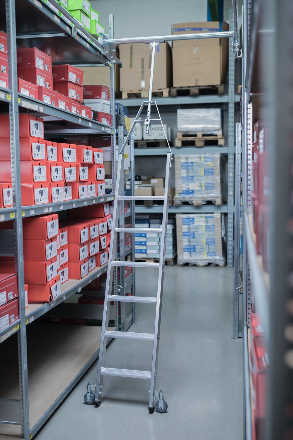 Milieubild 3817084 Munk Stufen Regalleiter drehbar für Doppelregal 6 Stufen