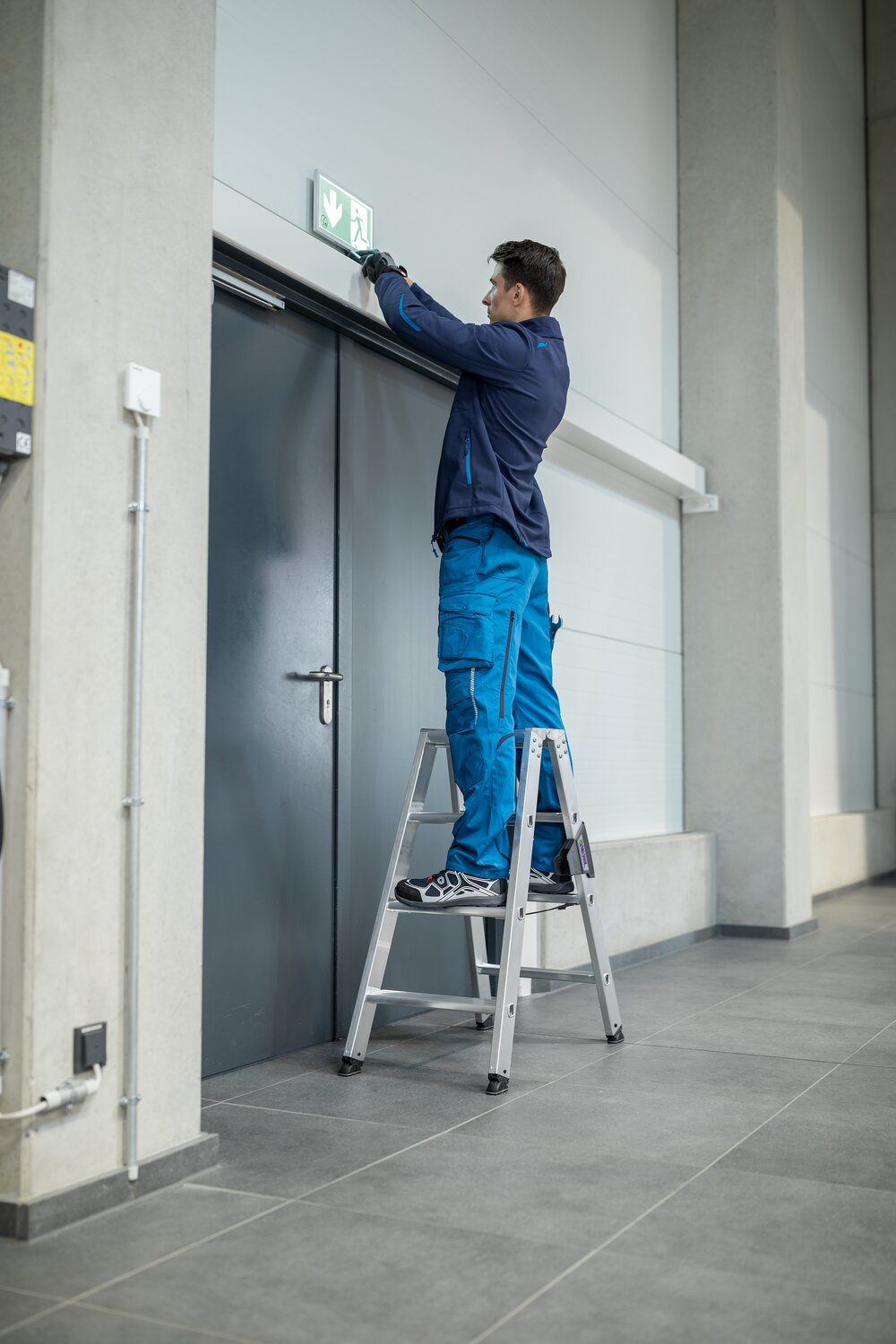 Munk Stufen-Stehleiter beidseitig begehbar 2x3 Stufen