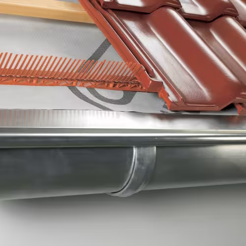 Traufelement Länge 1000mm mit Kamm 60mm, anthrazit aus der Kategorie First & Grat mit der GTIN 4027822600696 Traufelement mit Kamm von der Marke Klöber aus der Kategorie First & Grat