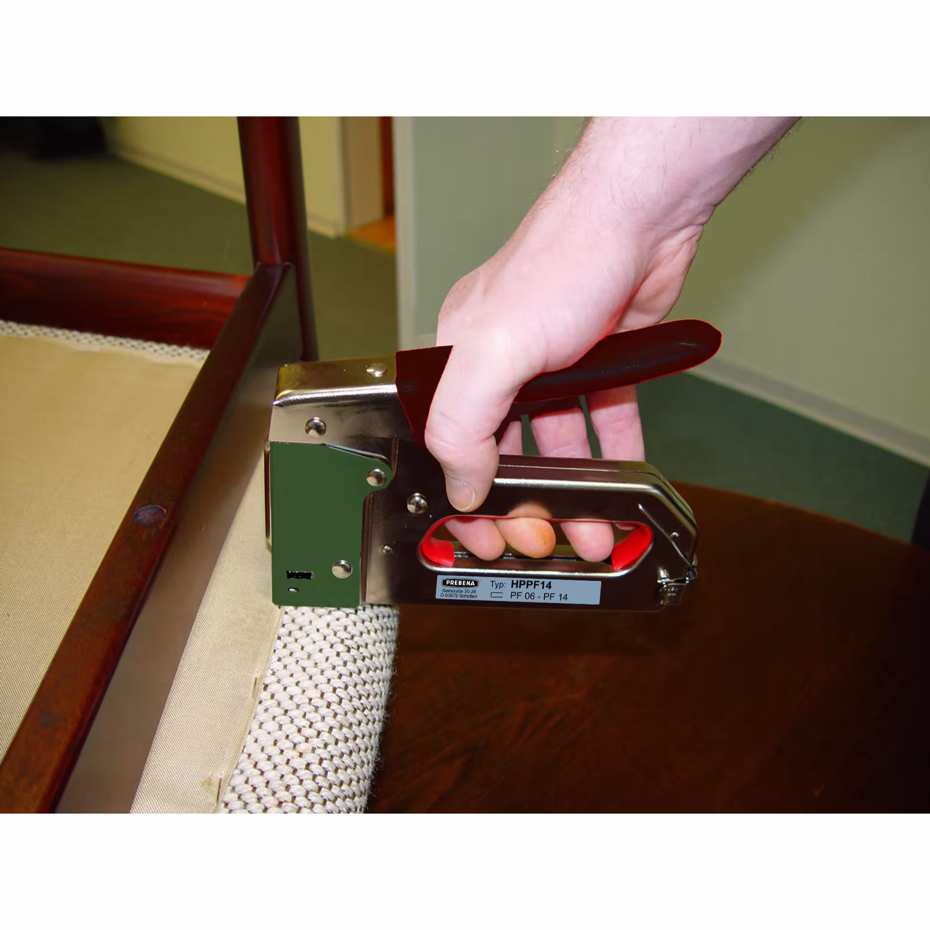 Handheftpistole für Heftklammern von 6 -14mm HPPF14 mit der GTIN 4016429000510 Handheftpistole für Heftklammern von 6 -14mm HPPF14 von Prebena mit der Artikelnr. HPPF14