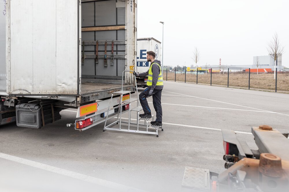 Munk Arbeitspodest starr mit Handlauf 3 Stufen