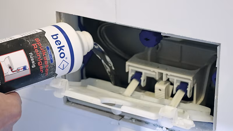 TecLine Spülkasten-Reiniger flüssig 500 ml Person