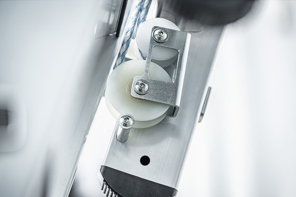 Milieubild 2179027 Munk Stufen-Seilzugleiter 2-teilig mit nivello® Traverse und clip-step R13 2x12 Stufen