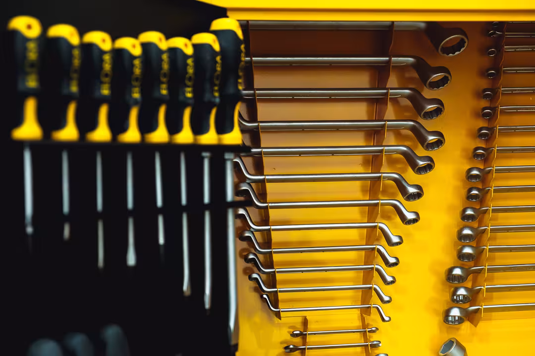 Bei qpool24 den Artikel Werkzeugschrank gross, ELORA-1100L mit der GTIN 4022989075172 entdecken! Werkzeugschrank gross, ELORA-1100L von der Marke ELORA mit der Artikelnr. 1100520001000 bei qpool24 kaufen