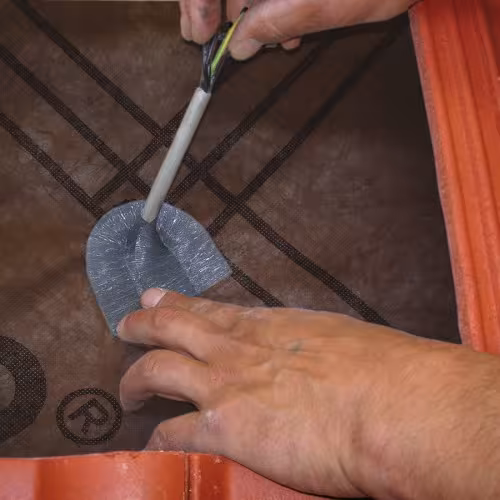 Andere Ansicht des Artikels Easy-Form Klebeband Universell anformbares Klebeband, Breite 90mm, 5m Rolle Andere Ansicht des Artikels Easy-Form Klebeband Universell anformbares Klebeband, Breite 90mm, 5m Rolle aus der Kategorie Steildach